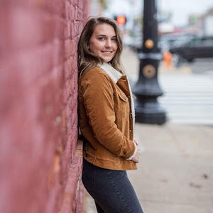 Meet your Posher, Emily